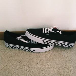unisex checkered lace up vans